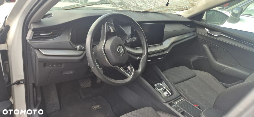 Skoda Octavia 2.0 TDI Edition 130 Selection DSG - 25