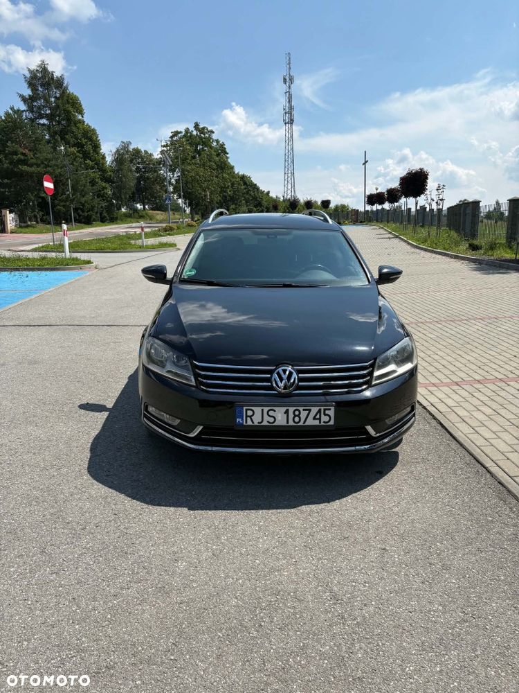 Volkswagen Passat - 1