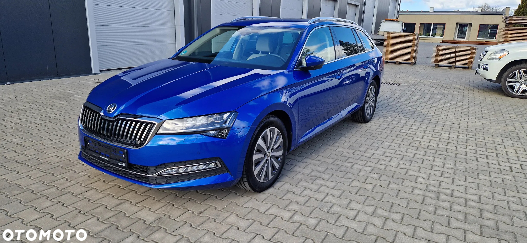 Skoda Superb Combi 2.0 TDI DSG Style - 2