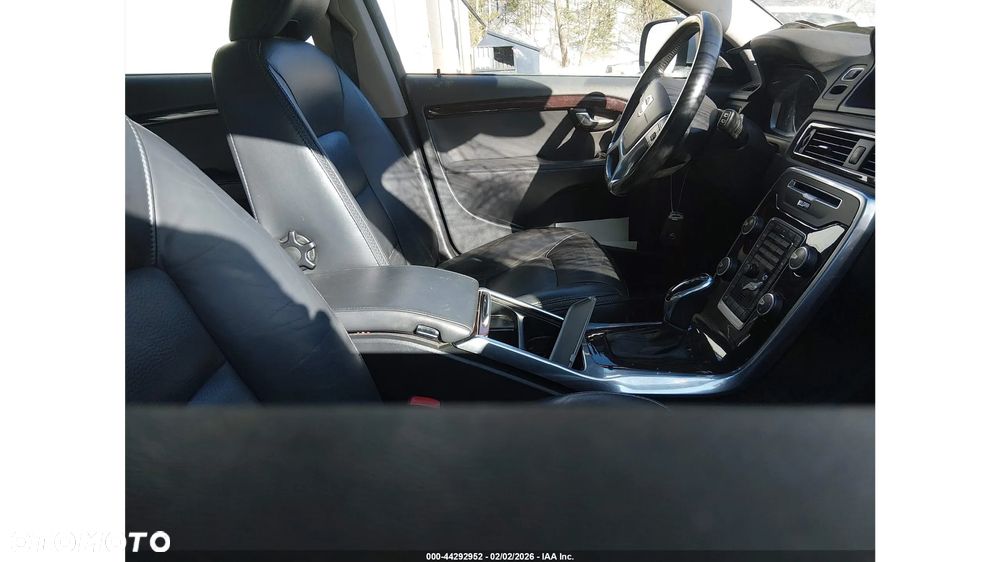 Volvo XC 70 - 8