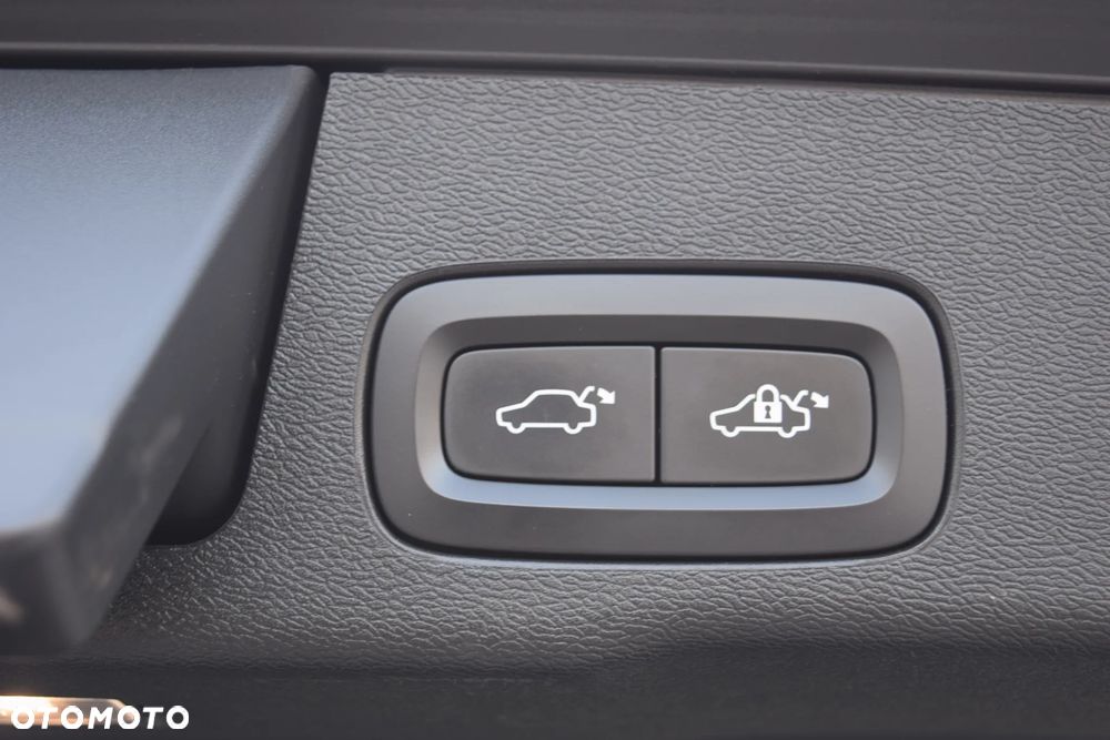 Volvo XC 60 D4 AWD Geartronic Momentum - 36