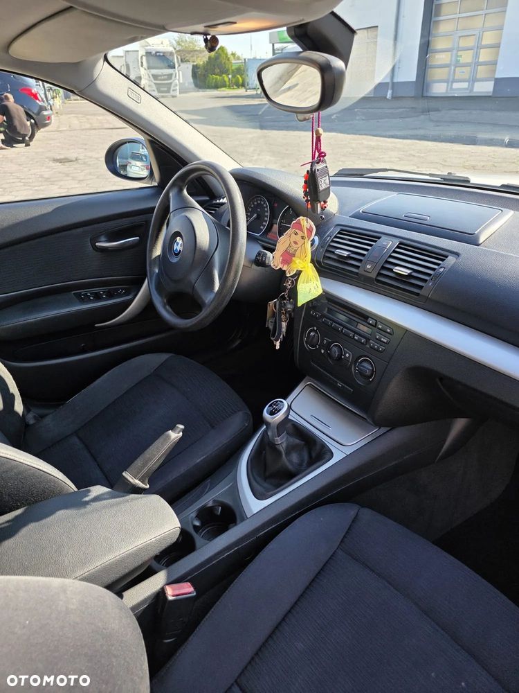 BMW Seria 1 120d - 8