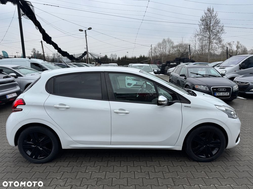 Peugeot 208 1.2 PureTech Style - 5