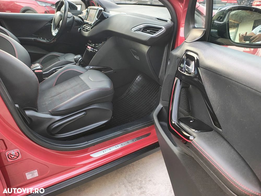 Peugeot 2008 PureTech 110 Stop&Start EAT6 GT-Line Edition - 17