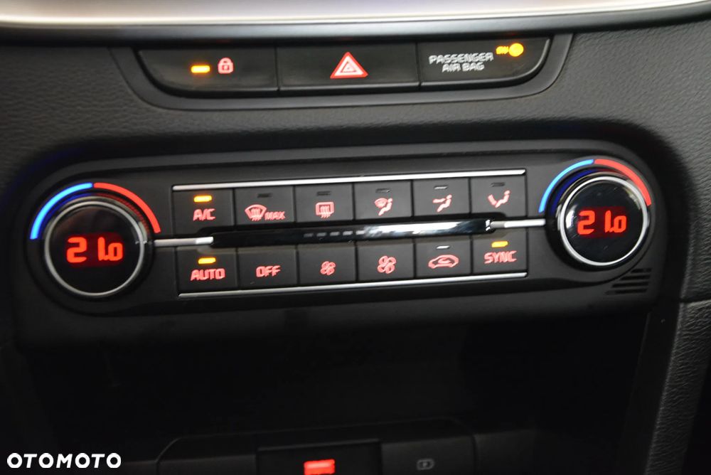 Kia Ceed - 34