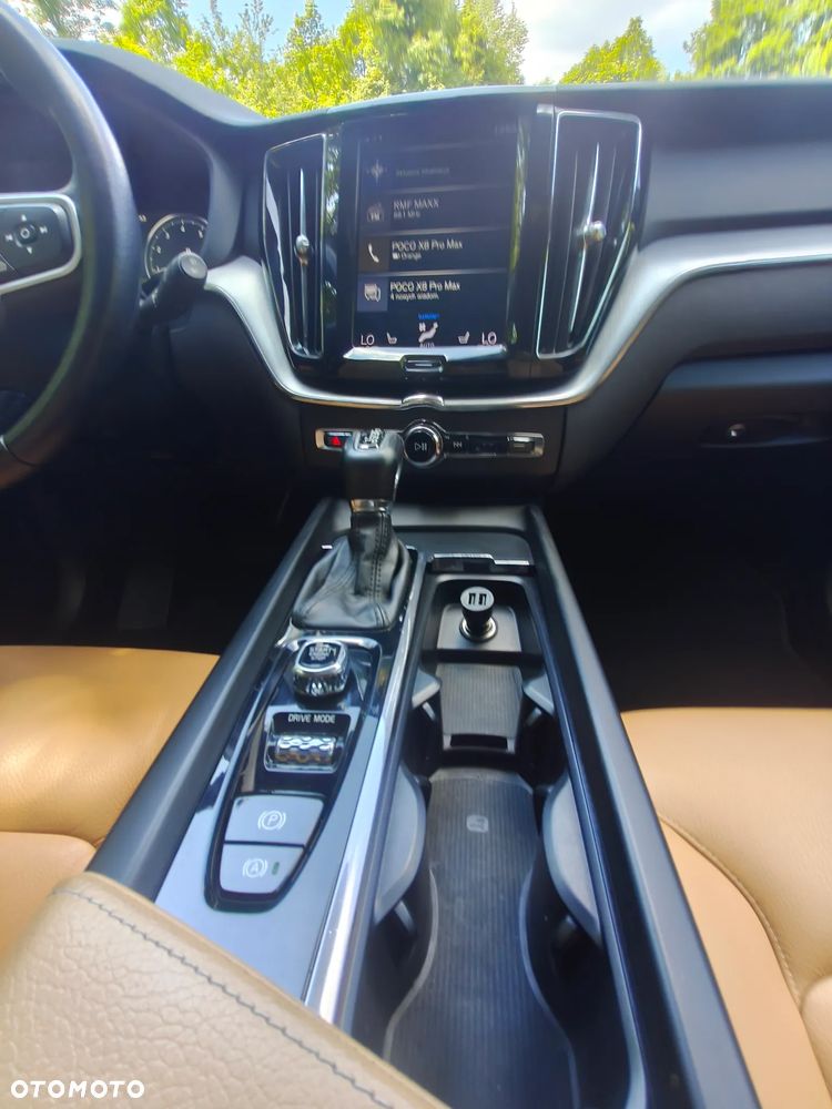 Volvo XC 60 T6 AWD Momentum - 26