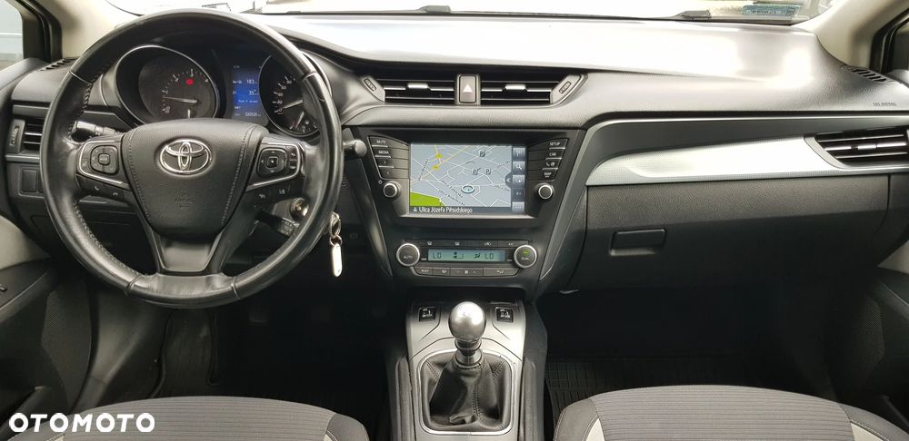 Toyota Avensis 1.6 D-4D Premium - 20
