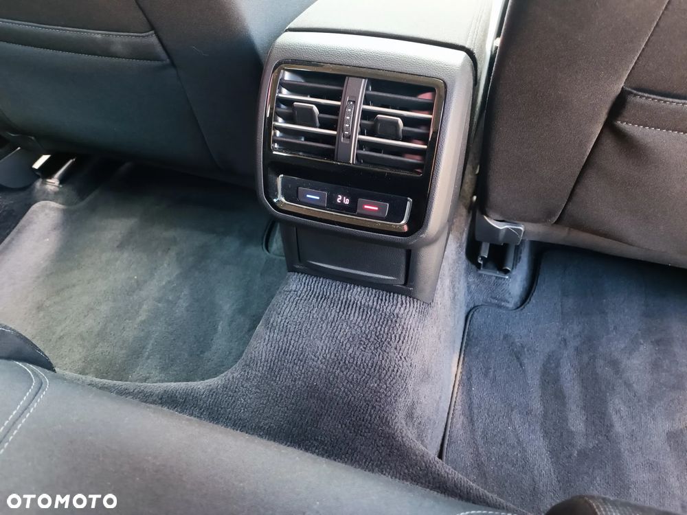 Volkswagen Passat - 14