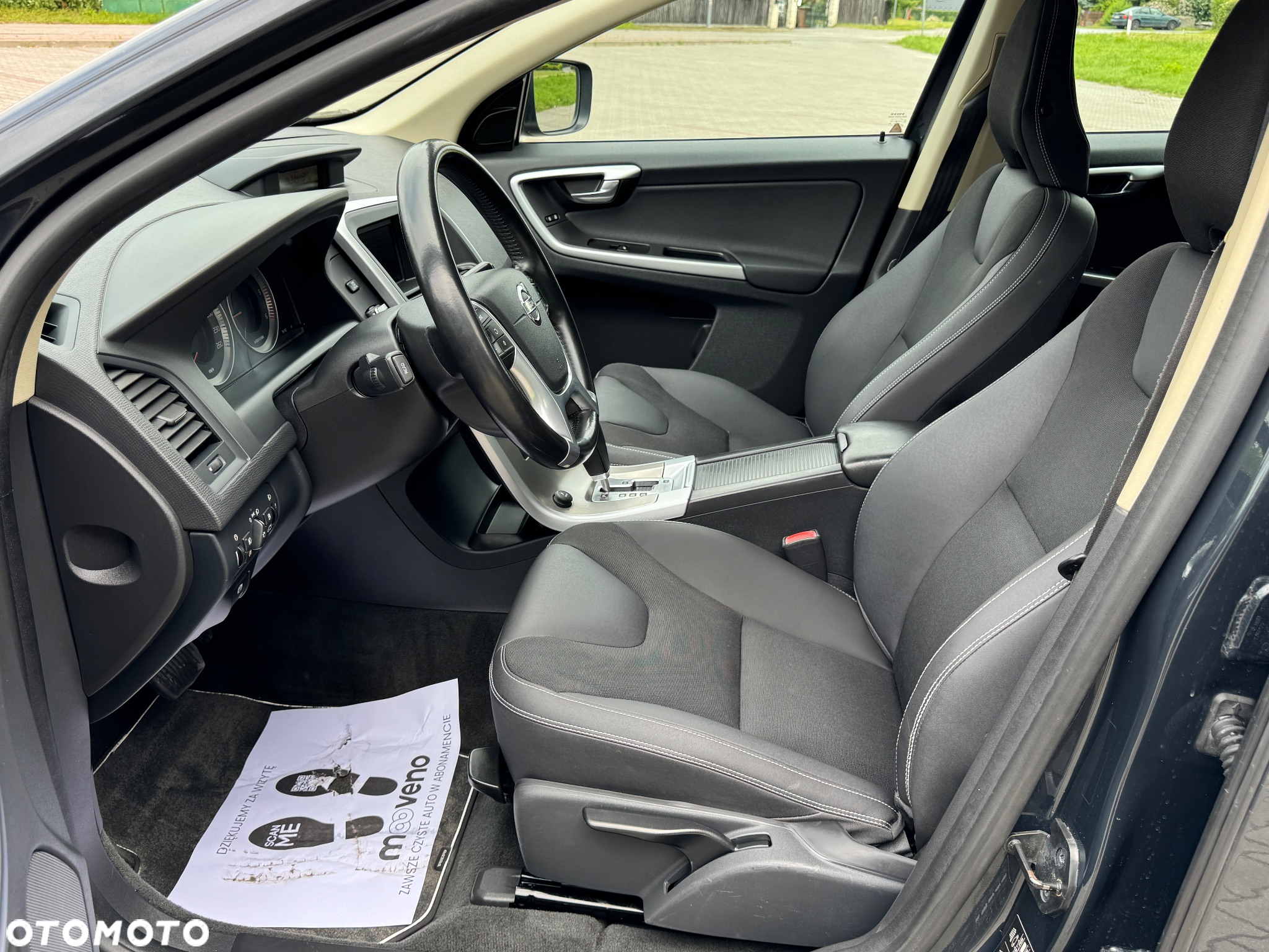 Volvo XC 60 D5 AWD Momentum - 6