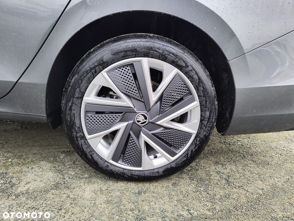 Skoda Superb 2.0 TSI Selection DSG - 17