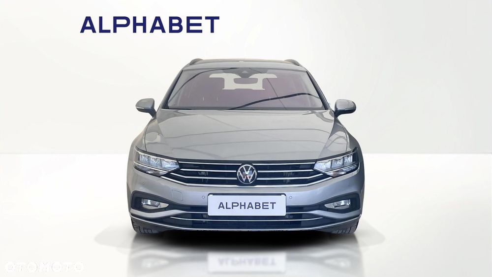 Volkswagen Passat - 8