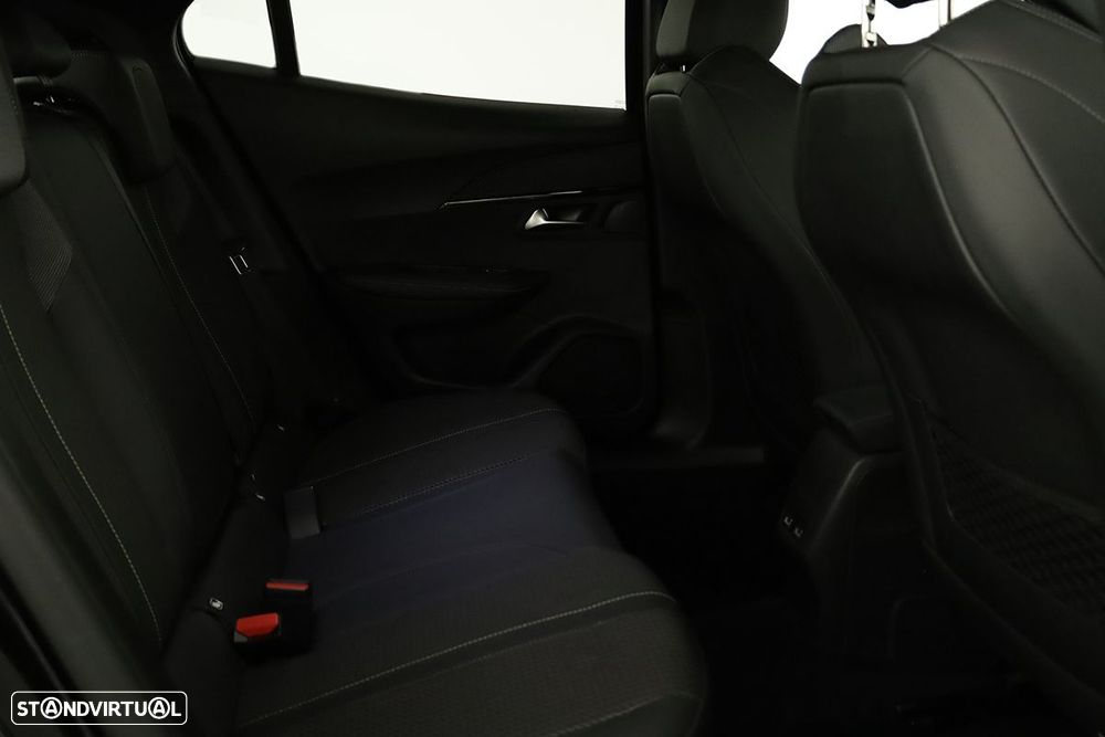 Peugeot 2008 1.2 PureTech GT EAT8 - 22