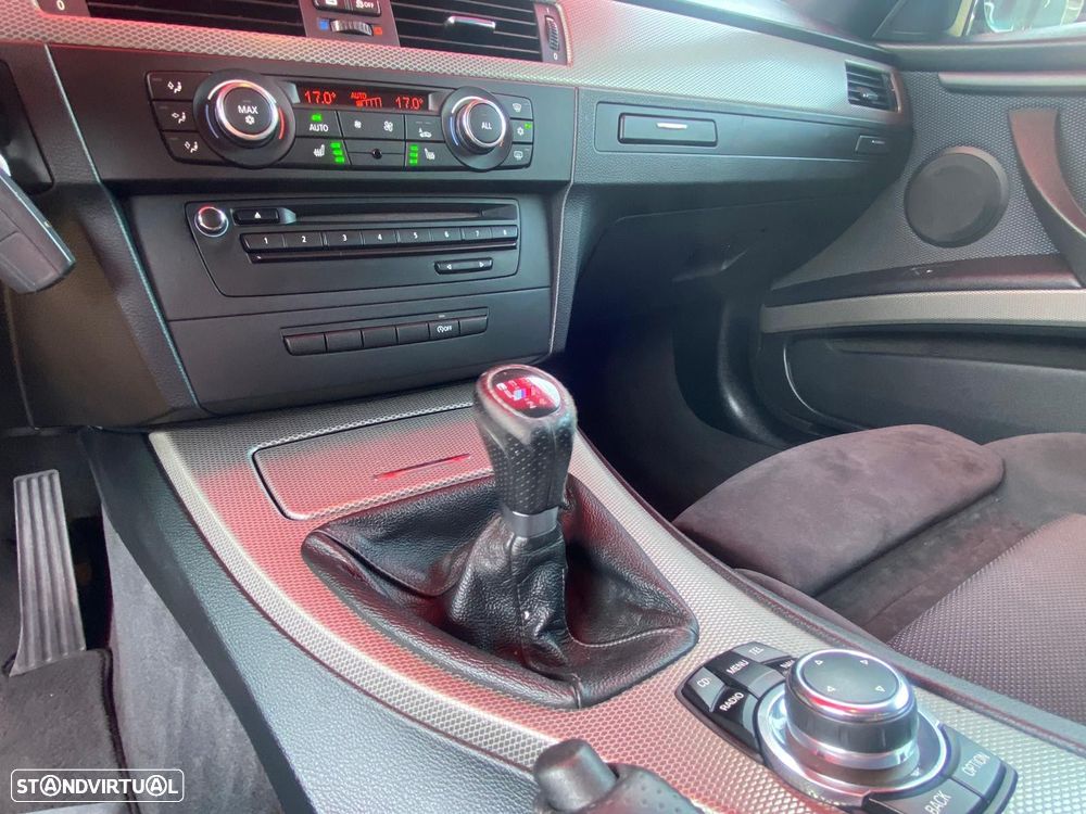 BMW 320 d Pack M - 14