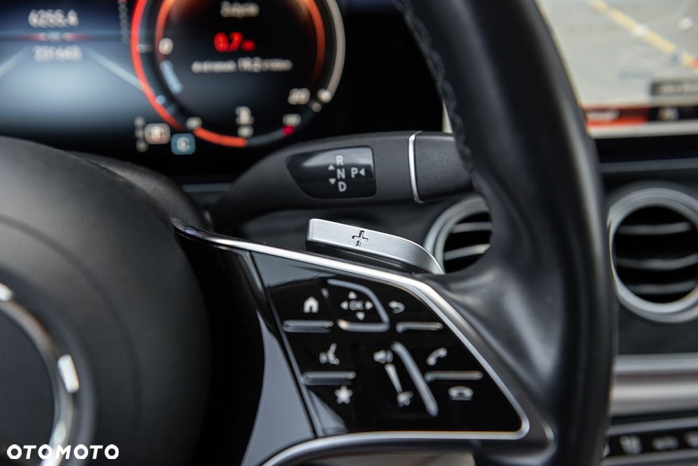 Mercedes-Benz Klasa E 220 d Business Edition 9G-TRONIC - 26