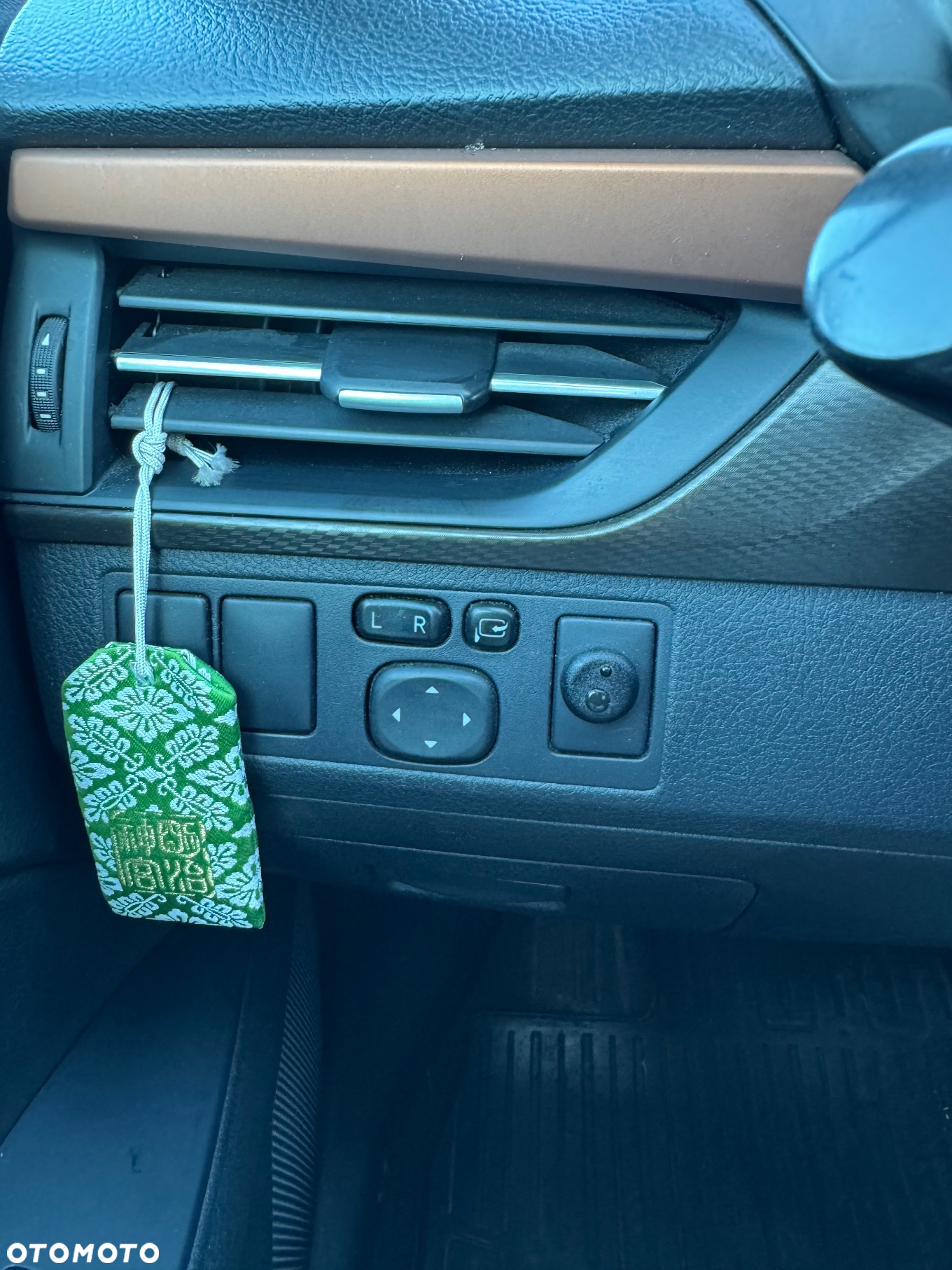 Toyota Avensis 1.8 Premium MS - 18