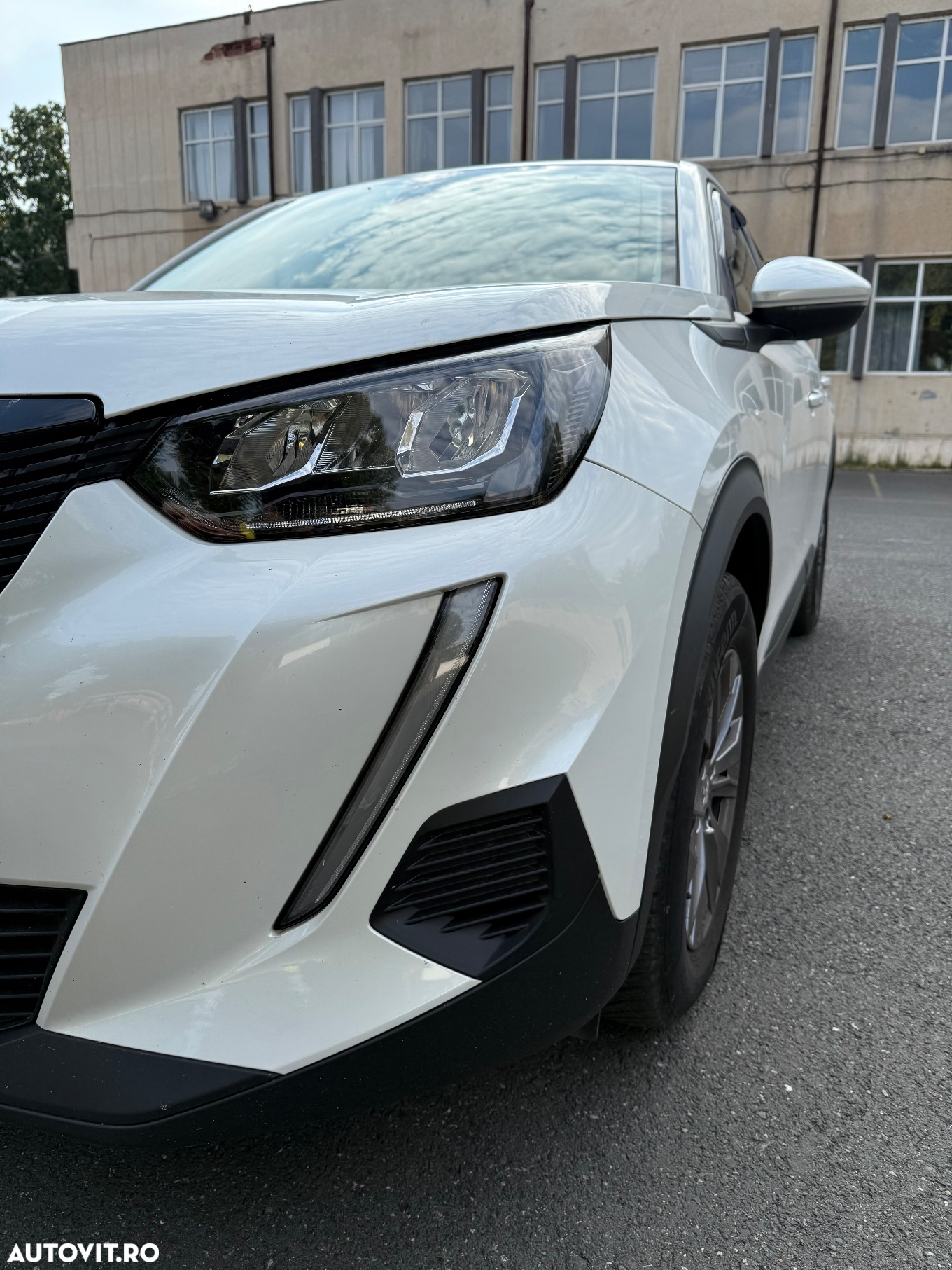 Peugeot 2008 1.2 L PureTech STT Active - 8