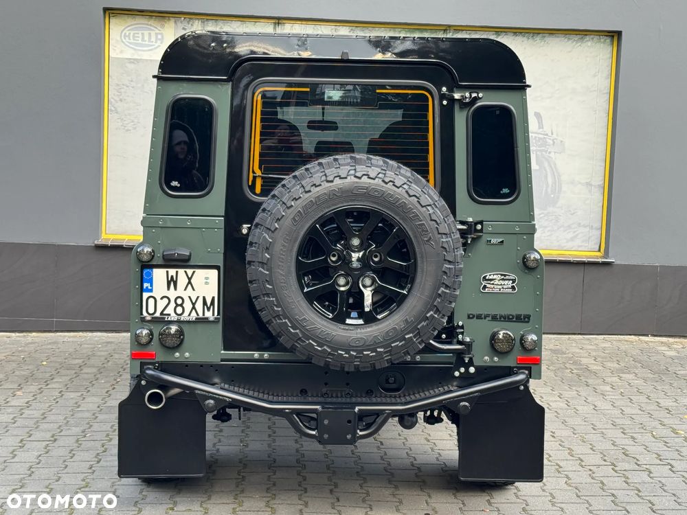 Land Rover Defender 110 2.2 TD4 SE Utility - 18