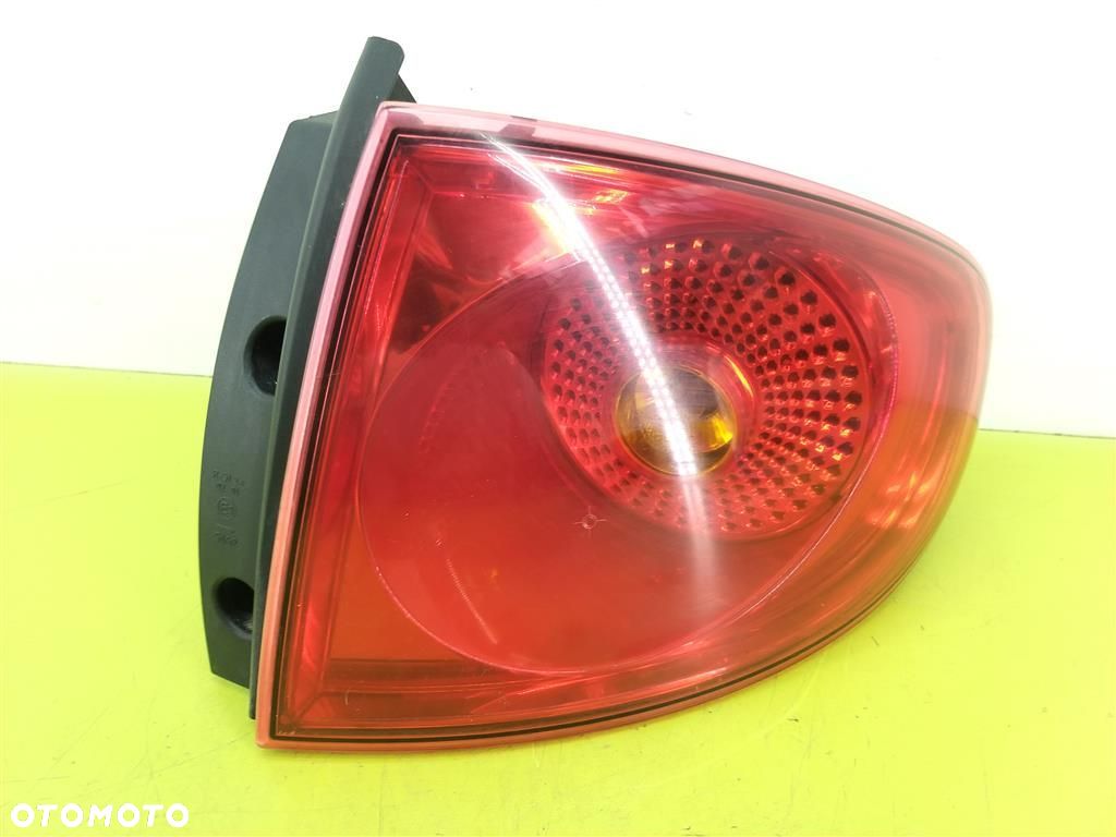 Lampa prawa tylna tył Seat Altea 2003-2009 PRZED LIFT 5P0945096D ORYGINAŁ - 1