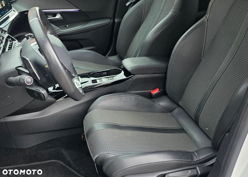 Peugeot 2008 1.5 BlueHDi GT S&S EAT8 - 23