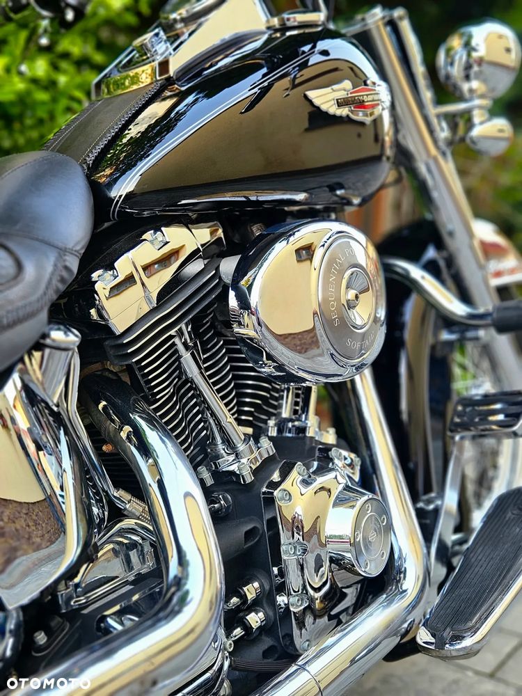 Harley-Davidson Softail Deluxe - 21