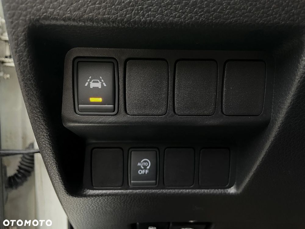 Nissan Qashqai 1.2 DIG-T N-Connecta EU6 - 31