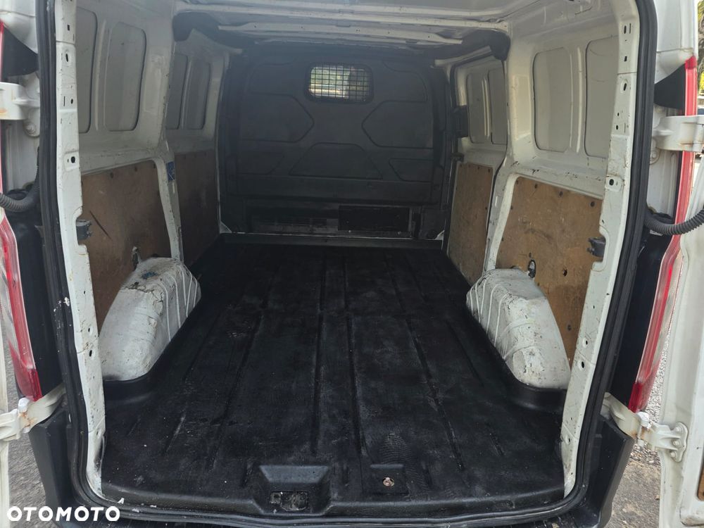Ford TRANSIT CUSTOM - 23