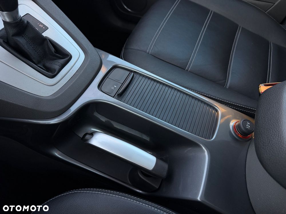 Ford Kuga 2.5 4x4 Titanium - 21