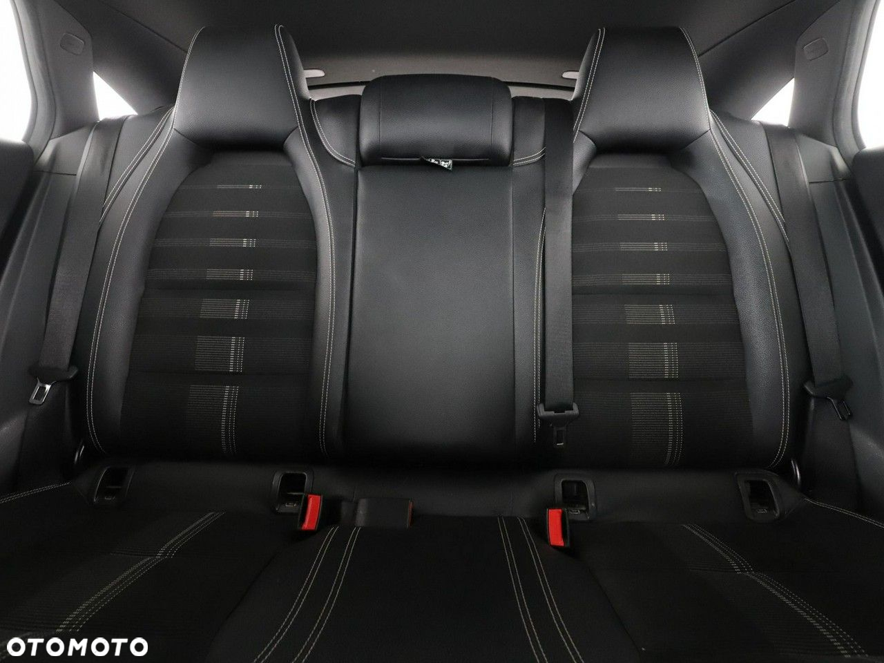 Mercedes-Benz CLA - 17