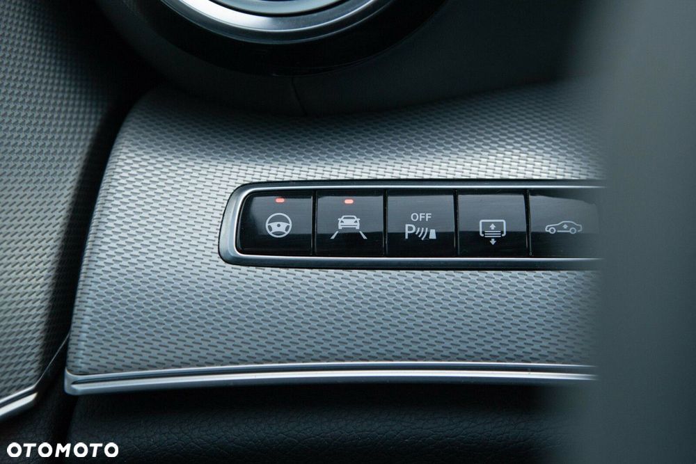 Mercedes-Benz Klasa E - 32