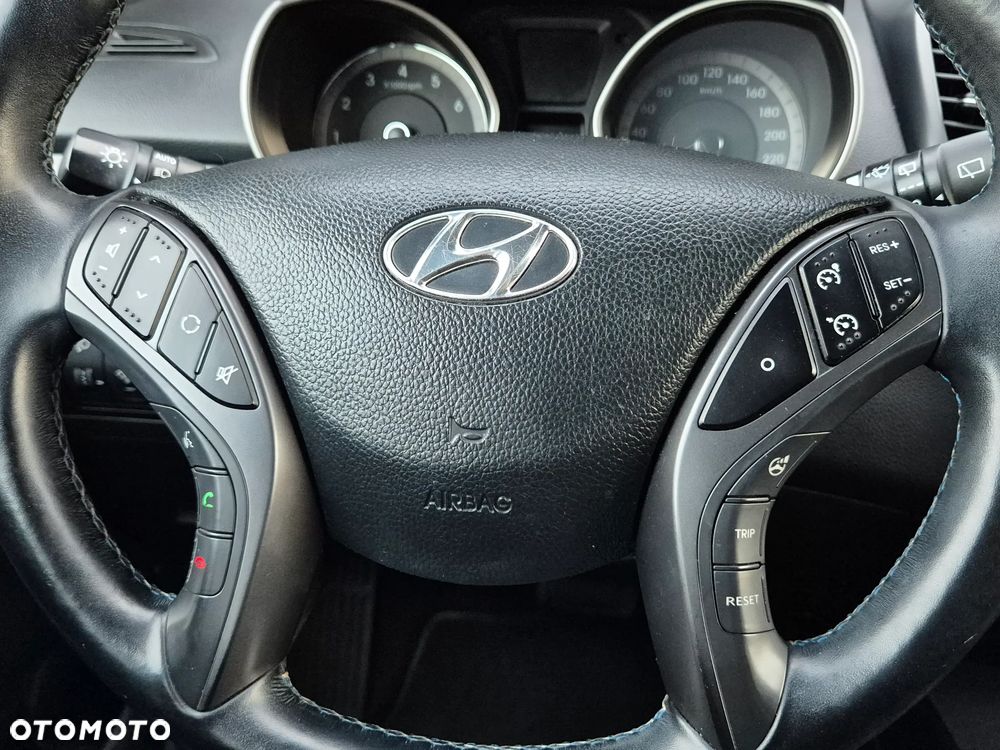 Hyundai i30 1.6 GDI Premium - 14