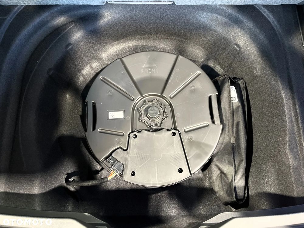 Volkswagen Golf Variant 2.0 TSI 4Motion R - 33