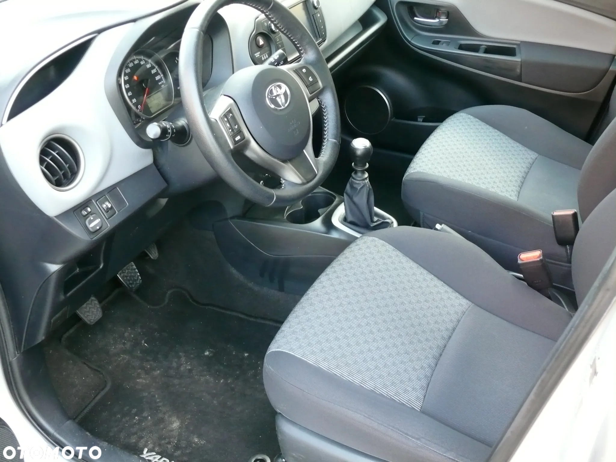 Toyota Yaris 1.33 Premium - 13