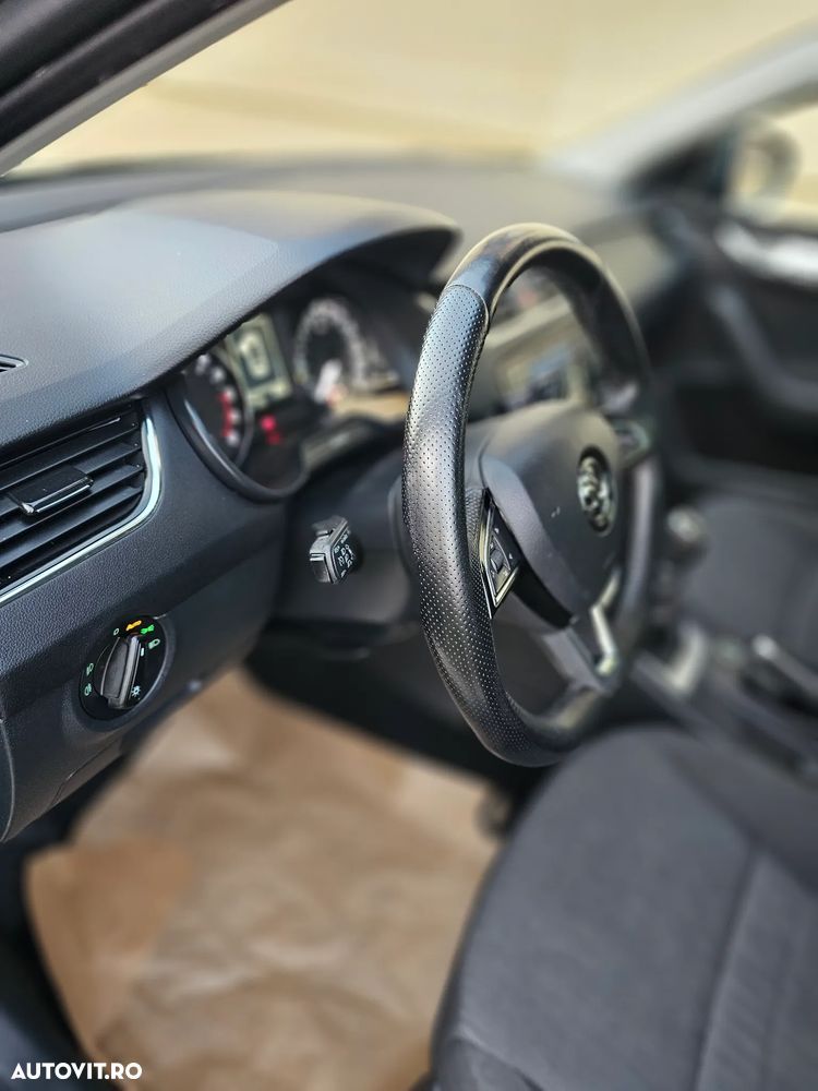 Skoda Octavia 2.0 TDI 4X4 ELEGANCE - 9