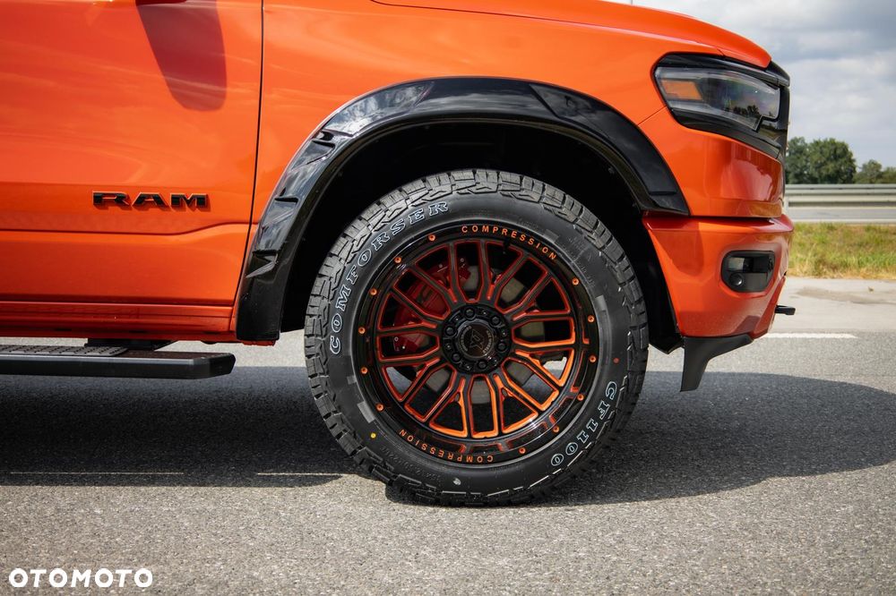 RAM 1500 5.7 Crew Cab Longbed Laramie Black - 14