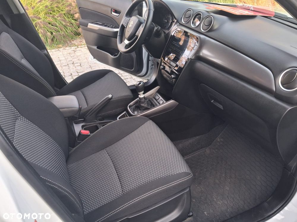 Suzuki Vitara - 23