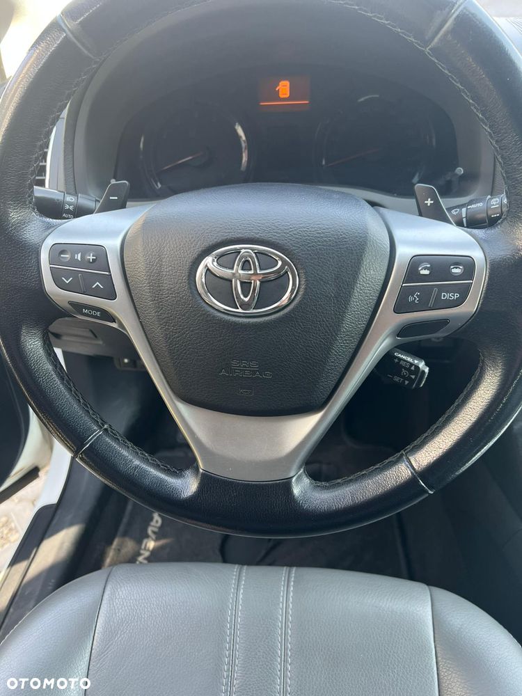 Toyota Avensis 1.8 Multidrive Business Edition - 8