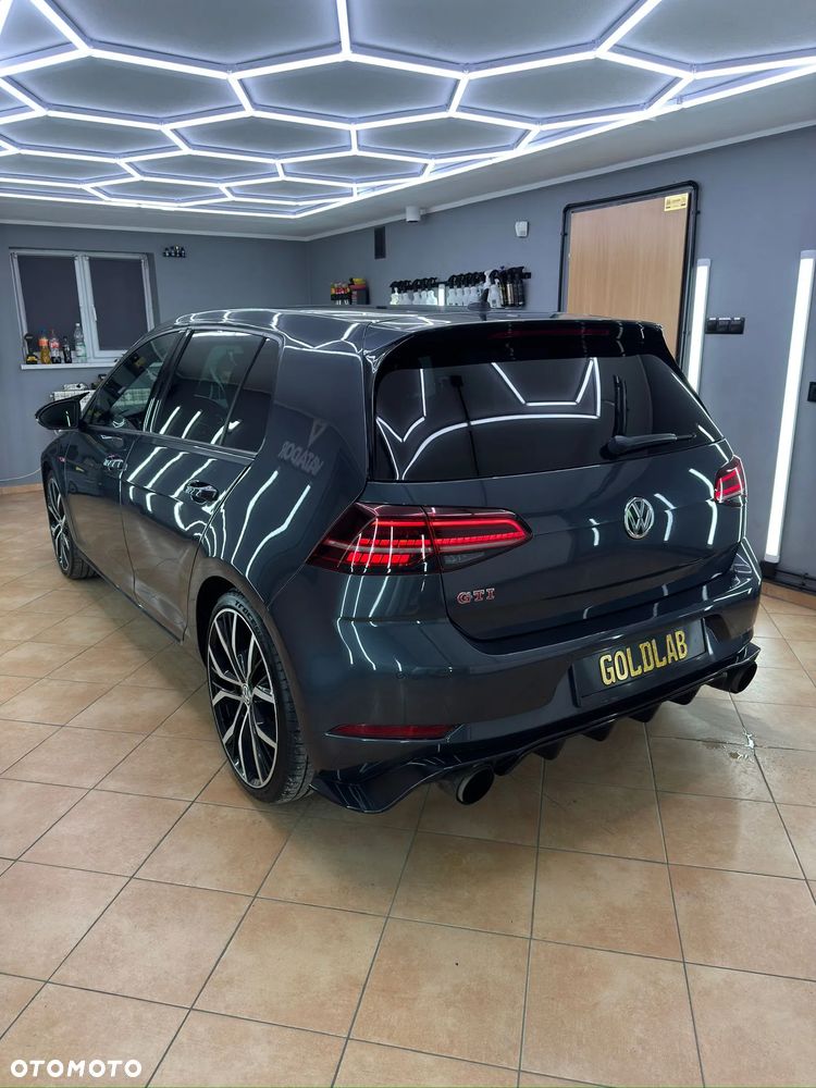 Volkswagen Golf GTI (BlueMotion Technology) DSG Performance - 4