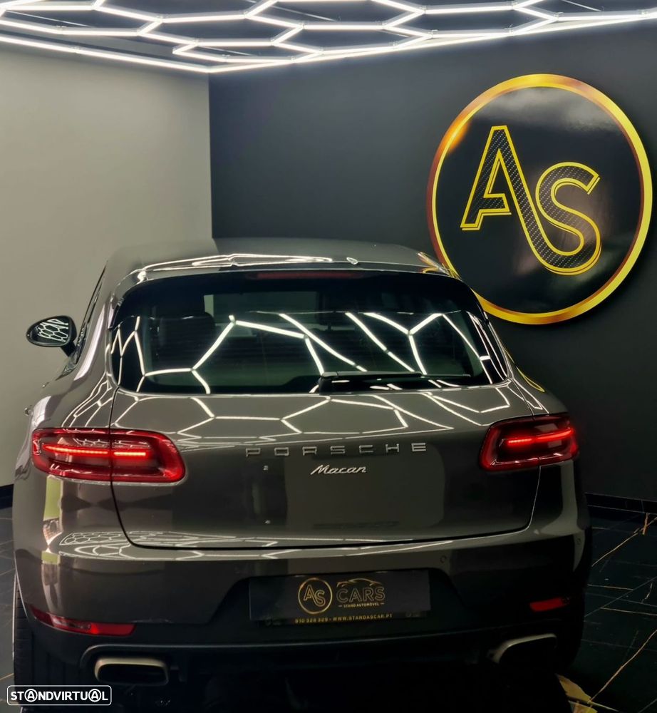 Porsche Macan - 60