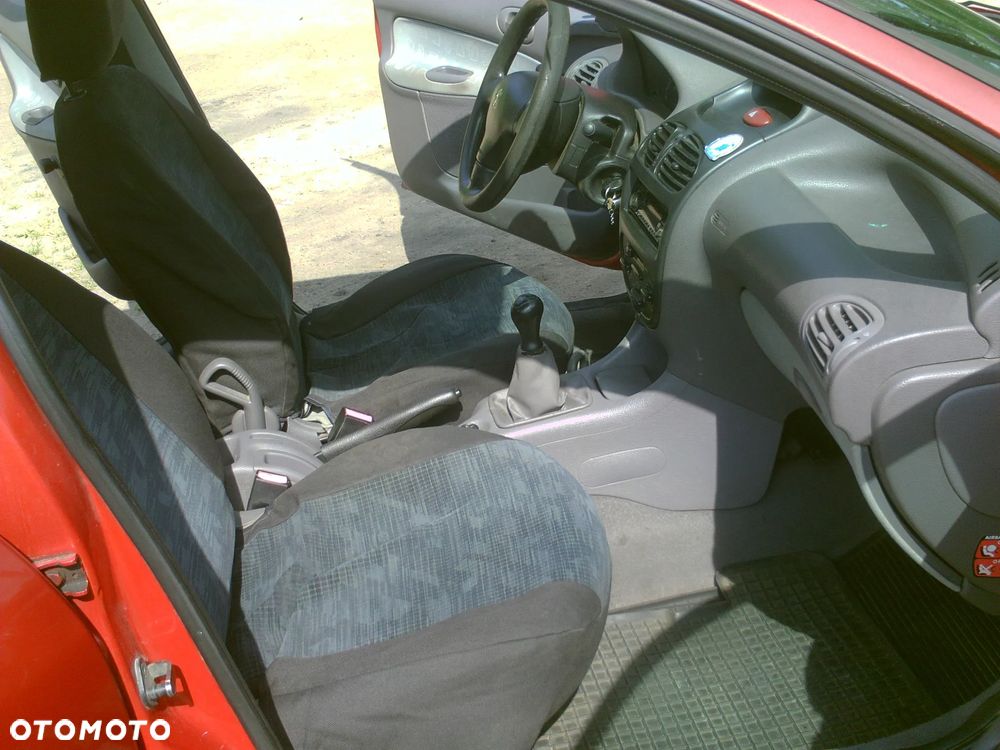 Peugeot 206 1.1 XR Presence - 24