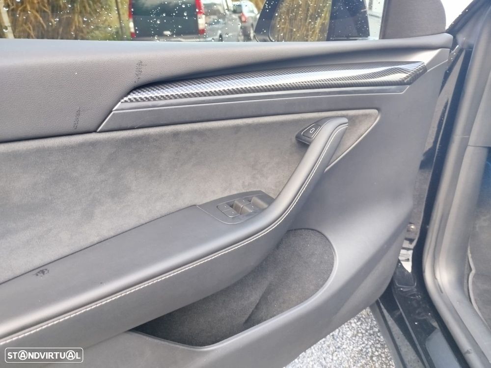 Tesla Model Y Tração Traseira Standard - 45