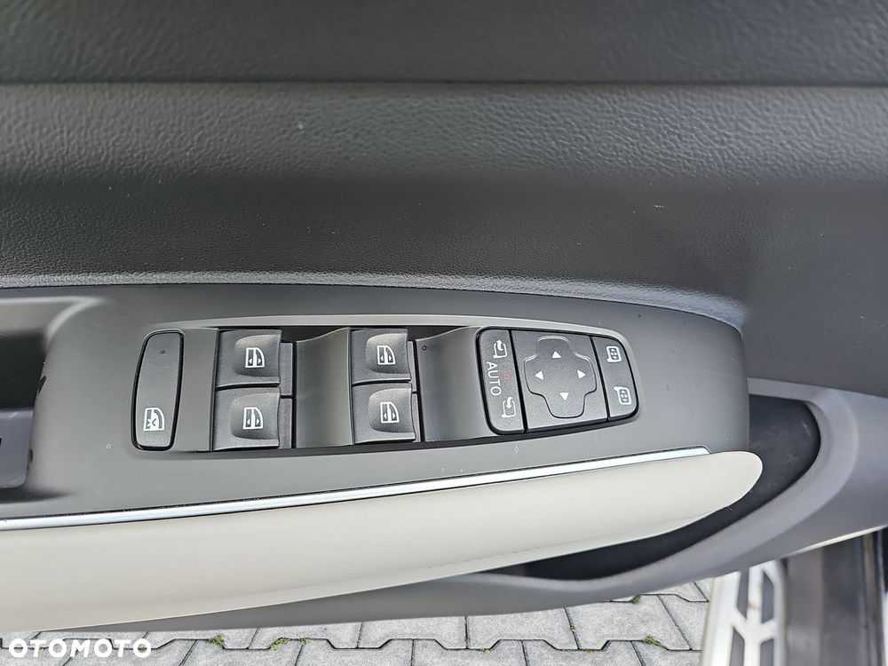 Renault Koleos 2.0 Blue dCi Initiale Paris 4x4 X-Tronic - 16