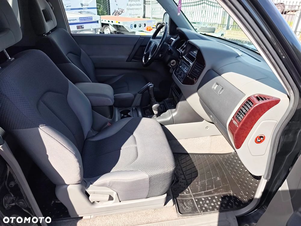 Mitsubishi Pajero - 6