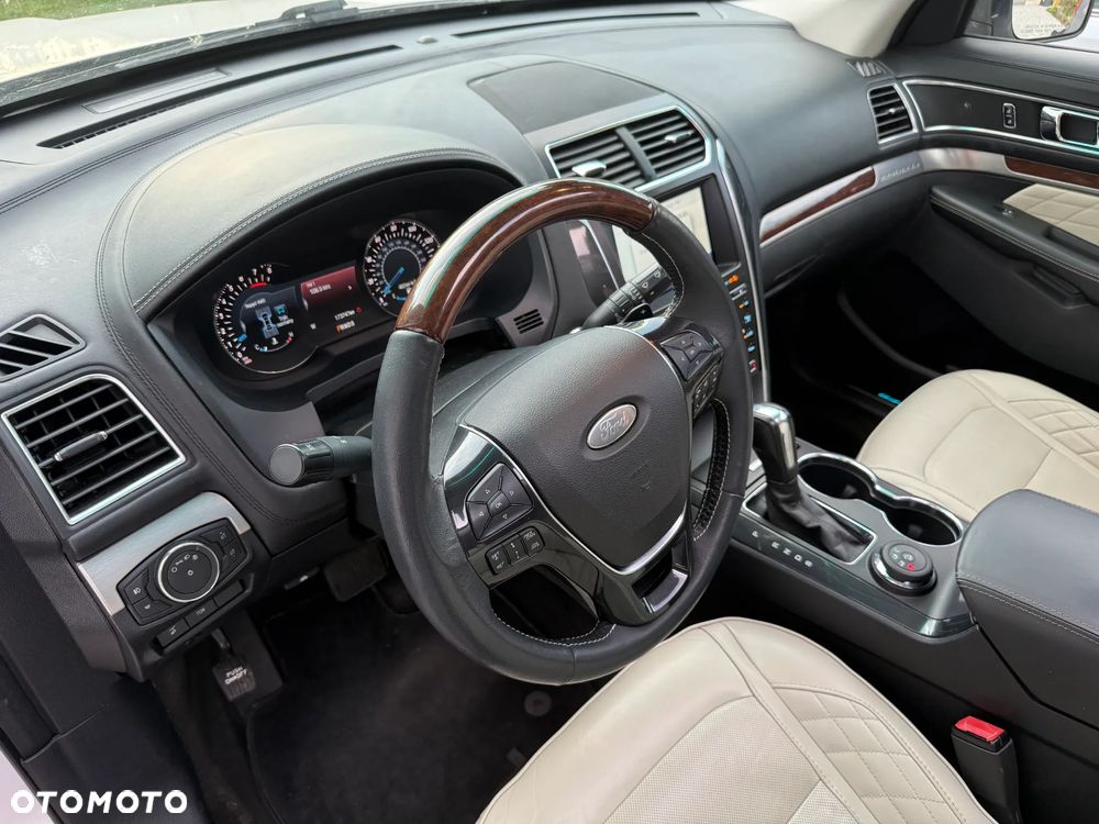 Ford Explorer - 14