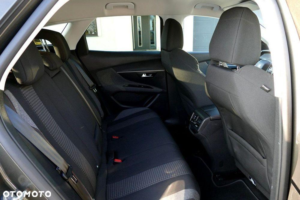 Peugeot 3008 1.2 PureTech Allure Pack S&S - 23