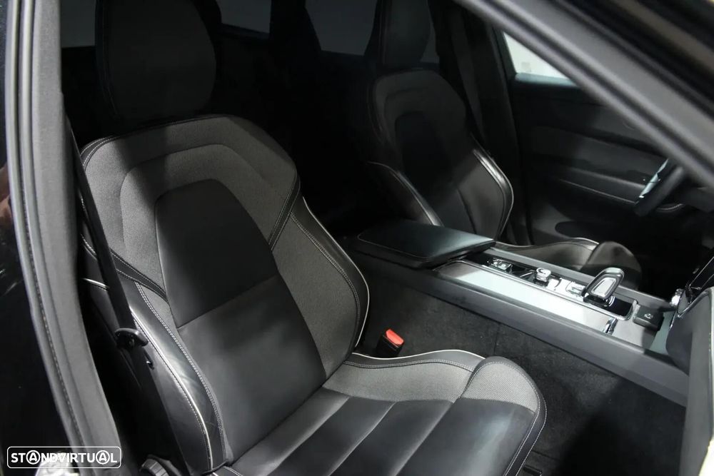 Volvo XC 60 2.0 B4 R-Design - 33