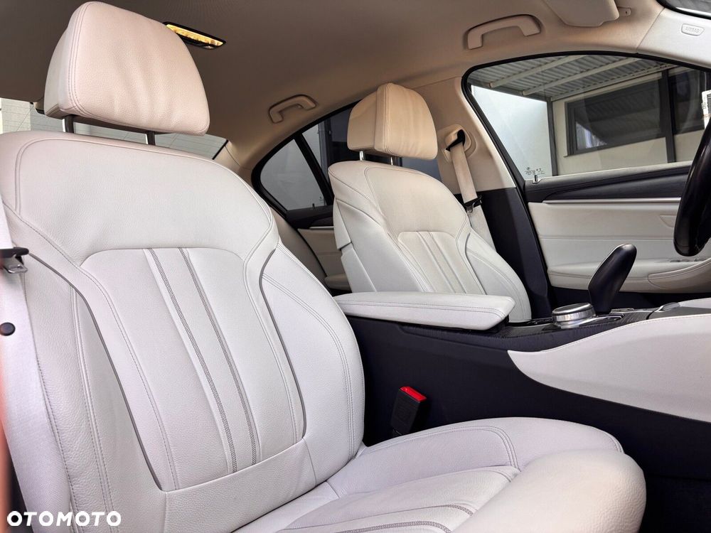 BMW Seria 5 518d Luxury Line - 14