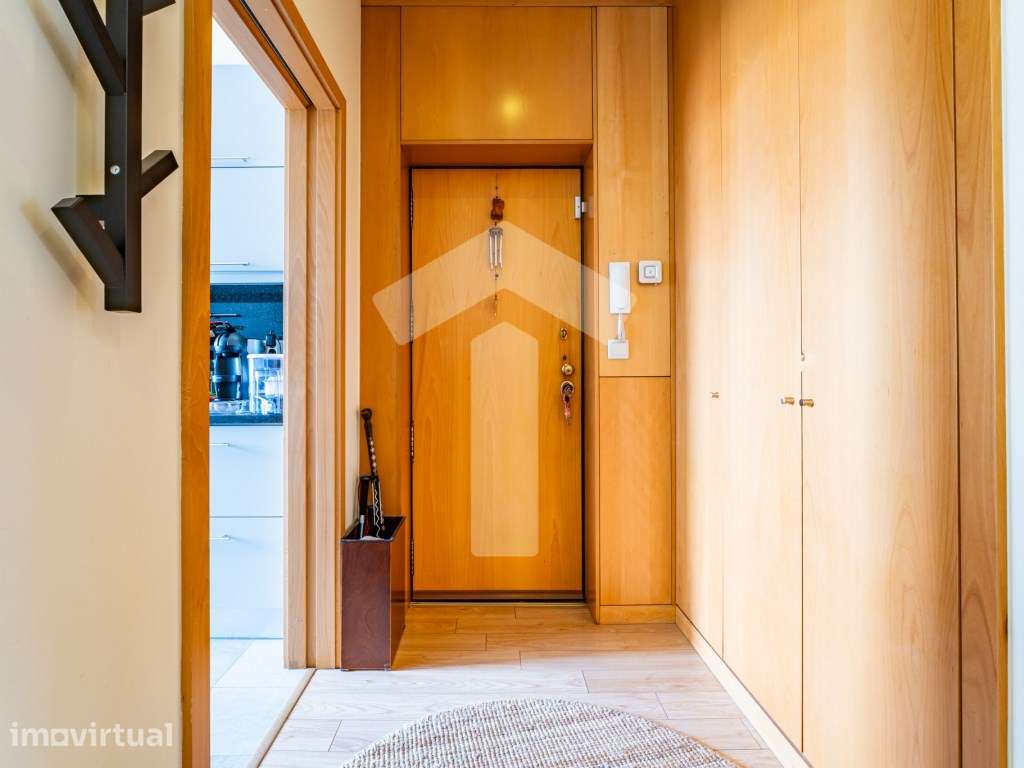 Apartamento T3 Luminoso com Varandas e Marquise no Bonfim - Junto a... - Grande imagem: 5/21