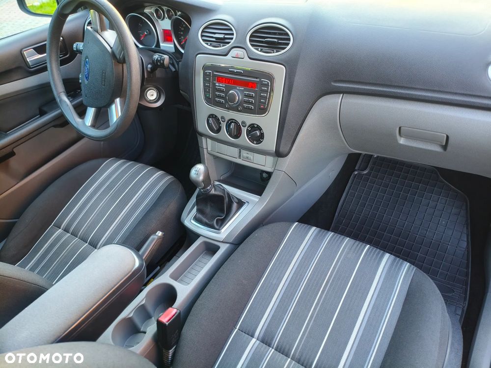 Ford Focus 1.6 Ambiente EU5 - 12