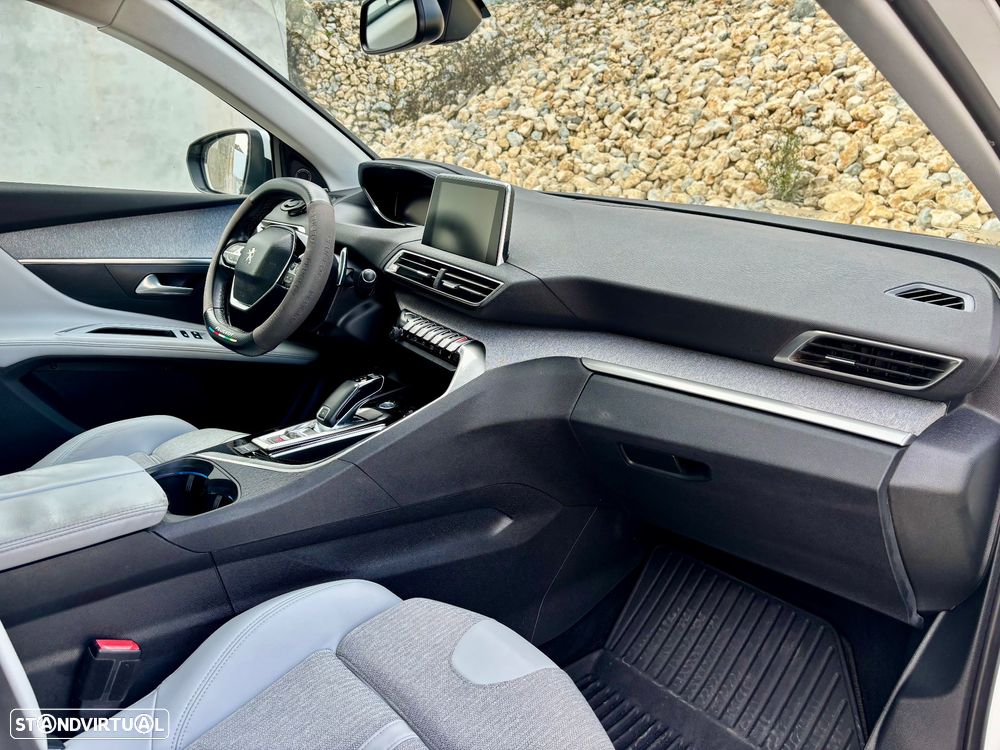 Peugeot 5008 1.5 BlueHDi Allure EAT8 - 33