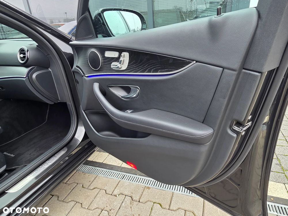 Mercedes-Benz Klasa E - 18